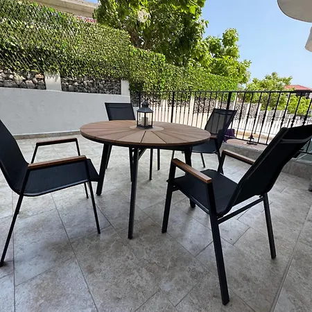 Luxury Seaside With Seaview Apartmán