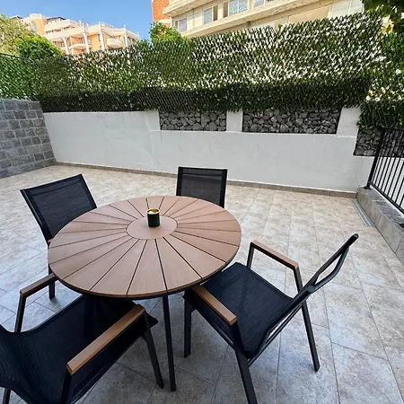 Luxury Seaside With Seaview Apartmán *